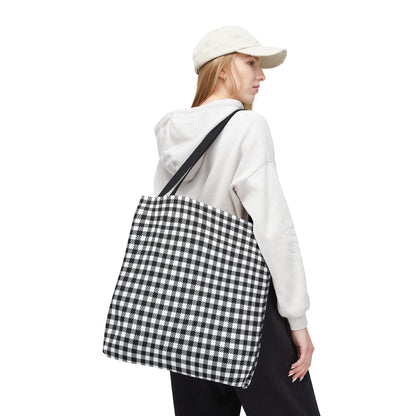 Young woman wearing black and white gingham tote bag 18×18 on shoulder with vichy check pattern - LeBonJournal