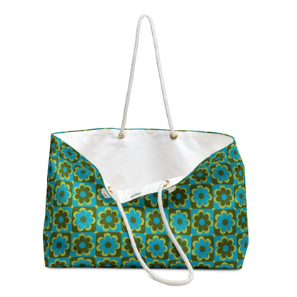Retro floral weekender bag slightly open showing cream cotton-poly interior lining and structured opening - LeBonJournal