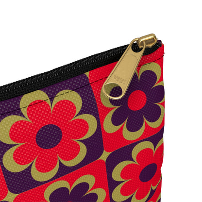 Close-up detail of black zipper and gold puller on retro red floral accessory pouch small size with 60s flower grid pattern - LeBonJournal